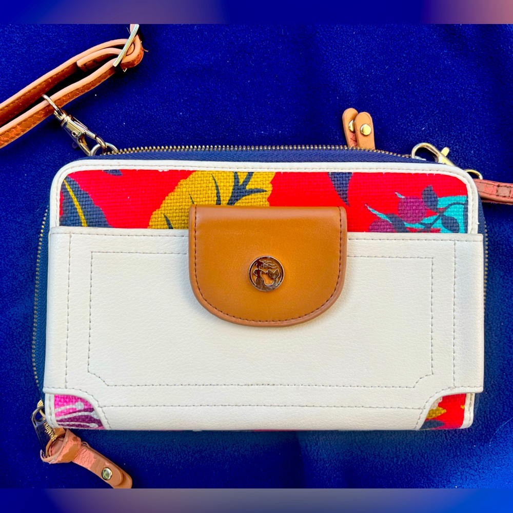 COPY - Spartina 449 Multi phone crossbody Floral wallet.